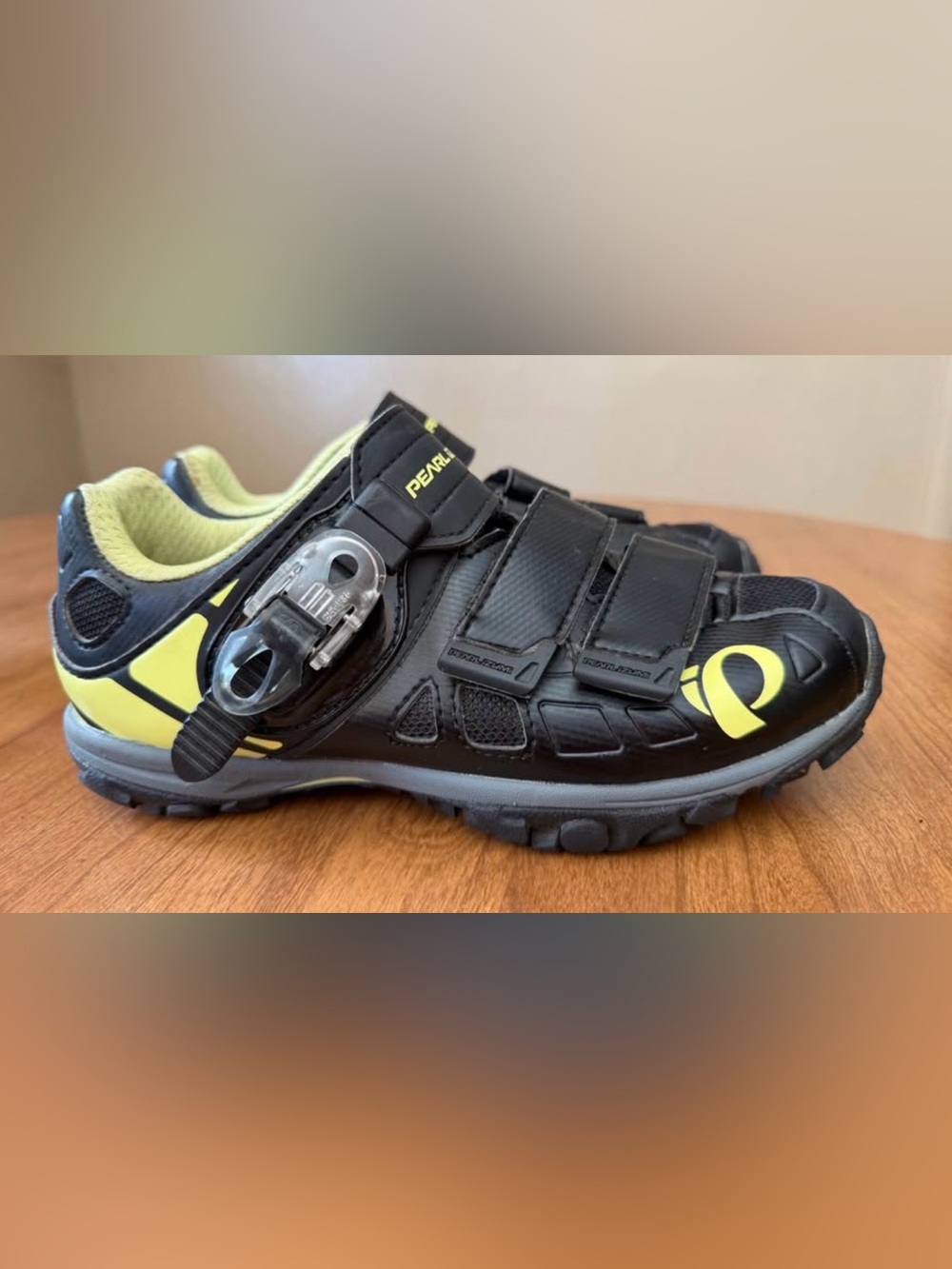 Pearl Izumi Black and Yellow Cycling Shoe with Ratchet Closure